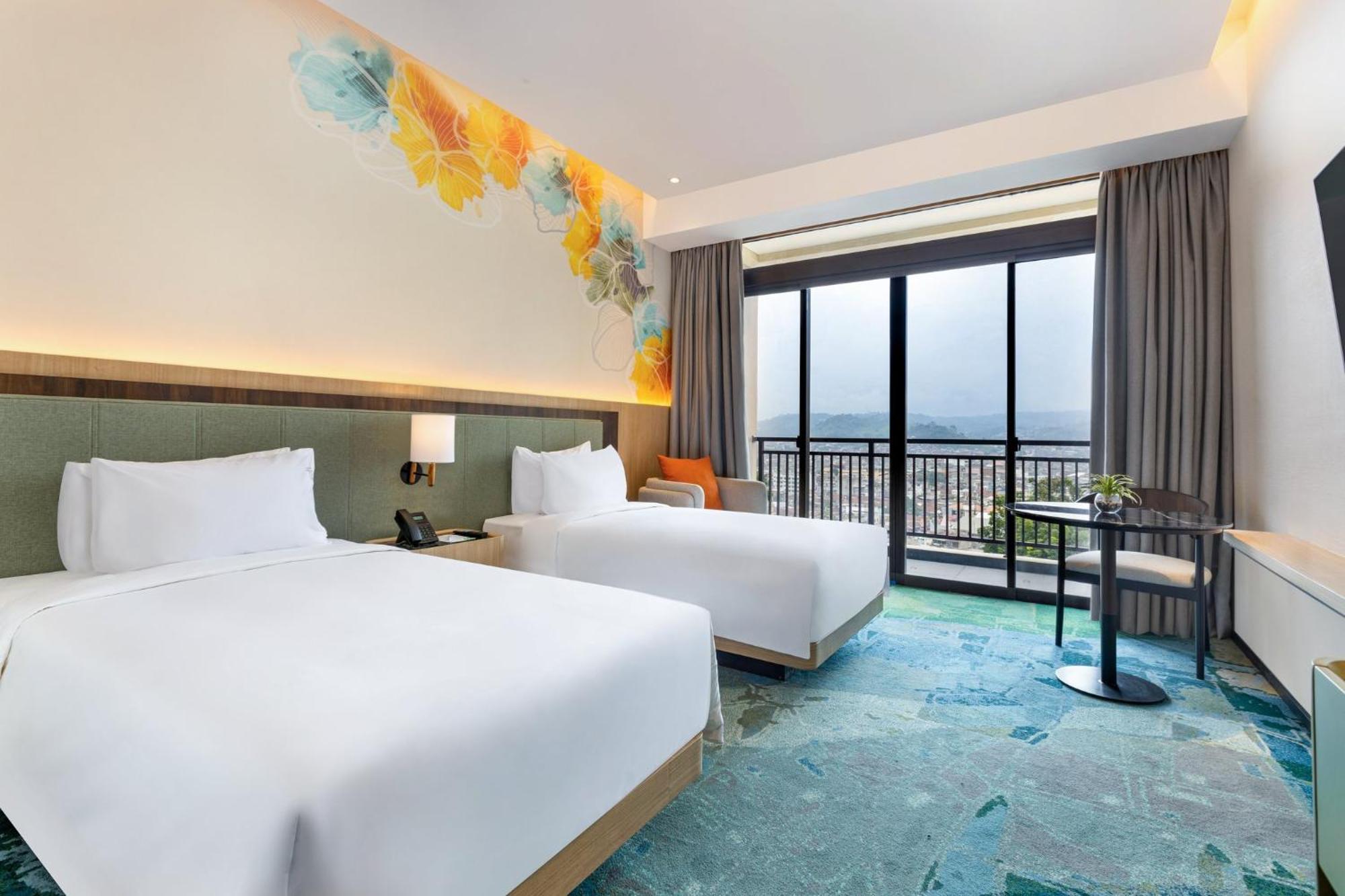 Holiday Inn Lampung Bukit Randu By Ihg Bandar Lampung Exteriör bild