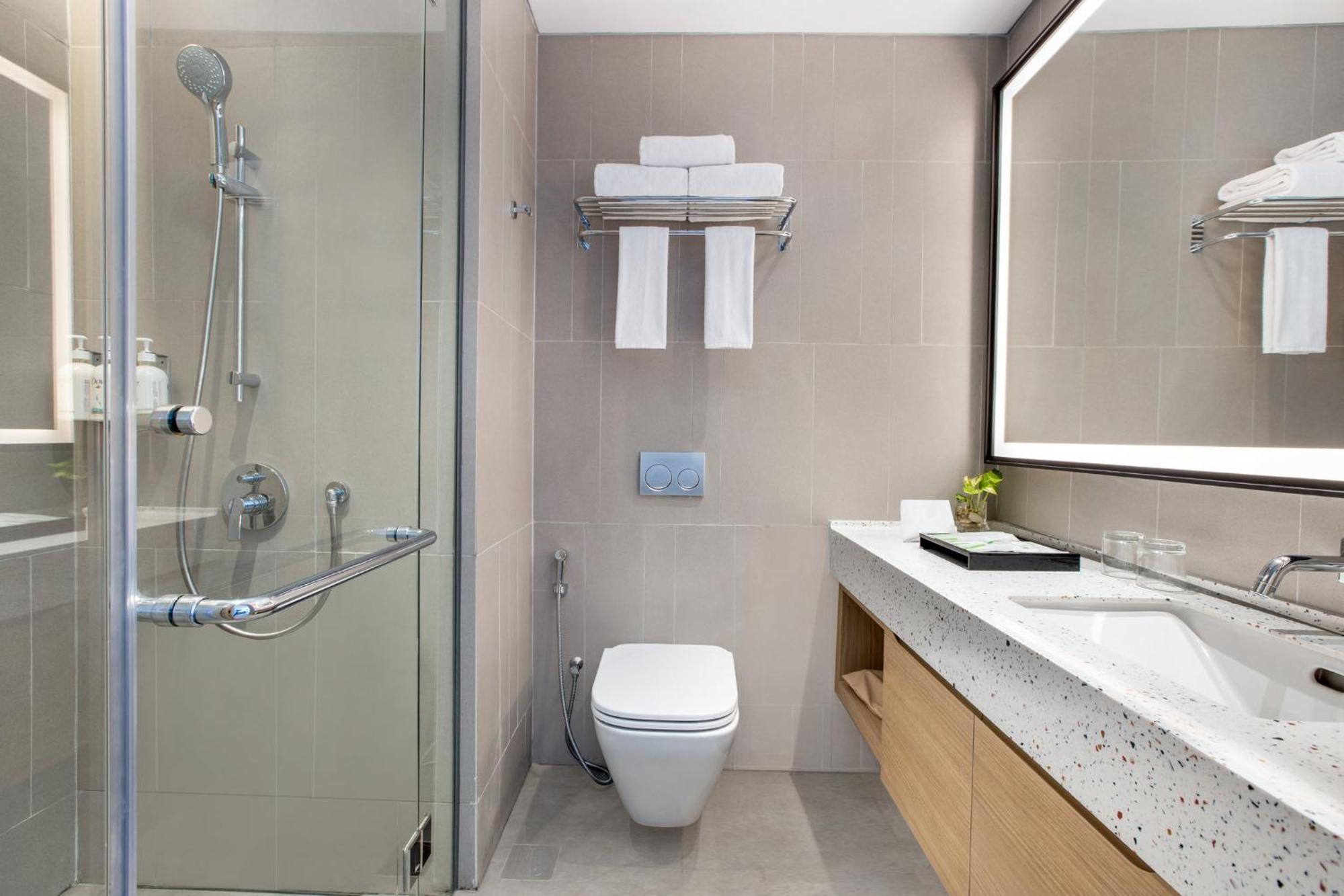 Holiday Inn Lampung Bukit Randu By Ihg Bandar Lampung Exteriör bild