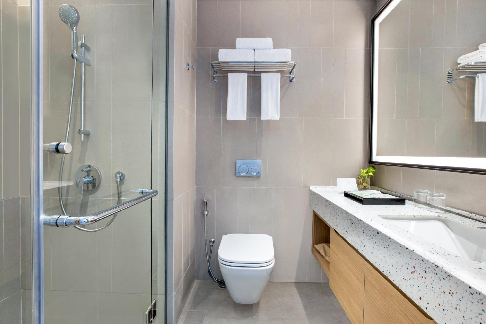 Holiday Inn Lampung Bukit Randu By Ihg Bandar Lampung Exteriör bild